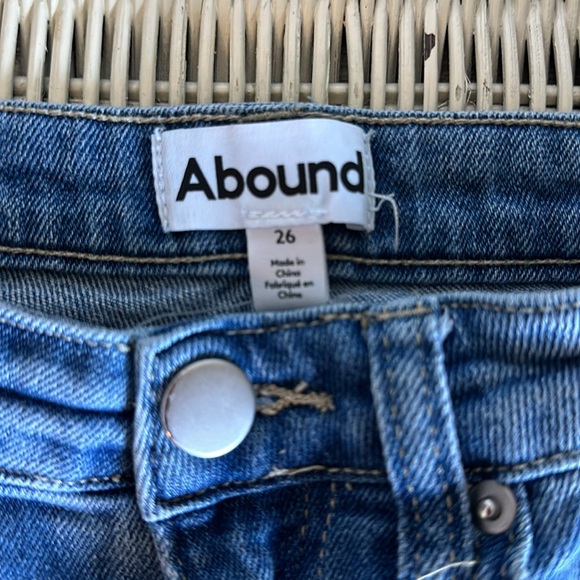 Abound blue jeans shorts, size 26 - Picture 3 of 3